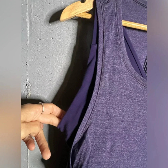 Lululemon Twist and Reach Tank in Heathered Aeon. Size 12 - Picture 5 of 11